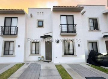 Casa de 4 habitaciones, El Marqués · Casa en Renta en Zakia - 4 Recamaras y Amenidades