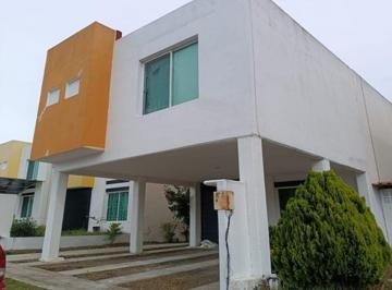 Casa de 3 habitaciones, San Agustín Tlaxiaca · Casa en Renta Banus