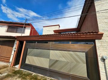Casa · 285m² · 3 Recámaras · 2 Estacionamientos · Casa en Privada El Cerrito Cerca Plaza Crystal Puebla $5,500,000 con Elevador