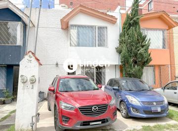 Casa · 110m² · 3 Recámaras · 2 Estacionamientos · Casa en Renta en Fraccionamiento Cerrado, Al Sur de Puebla, en Colonia Vicente Guerrero