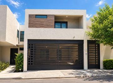Casa de 3 habitaciones, San Nicolás de los Garza · Casa en Venta en La Col. Valle de Las Alamedas, San Nicolás de Los Garza, N. L.