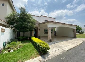 1 · Casa Equipada en Venta Zona Yerbaniz Carretera Nacional Santiago Nl