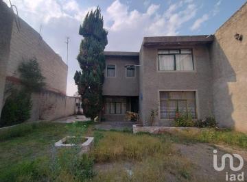 Casa · 200m² · 4 Recámaras · 3 Estacionamientos · Casa en Venta en Santa Maria Cuautepec, Tultitlan Estado de Mexico