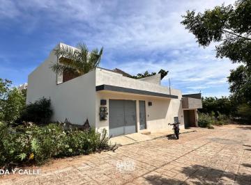 Casa · 410m² · 7 Recámaras · 4 Estacionamientos · Casa en Venta en Residencial Don Goyo – La Punta Zicatela, Puerto Escondido, Oaxaca