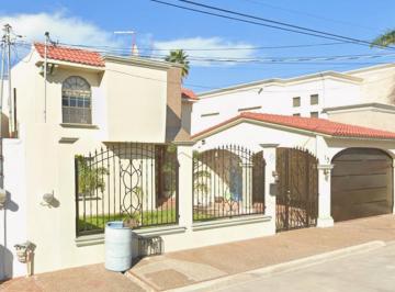 Casa de 4 habitaciones, Matamoros · Casa en Venta en Matamoros Tamaulipas Fraccionamiento Victoria Cerca de Plaza Fiesta
