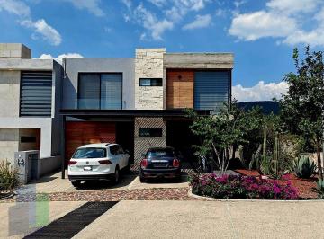 bd1ac5b1b95c5ea357342acf0ce8e1c76b56f784796345ba8472a274f5e8ffab · Casa en Venta, Renta o Renta Amueblada en Altozano, 4 Recámaras.