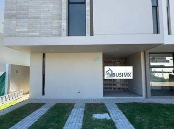 Casa en condominio · 227m² · 3 Recámaras · 2 Estacionamientos · Casa en Venta en Bosquetto Bosques Vallarta