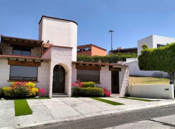 Casa · 257m² · 3 Recámaras · 4 Estacionamientos · Casa Estilo Rústica - Campestre en Condominio a m del Costco de Corregidora.