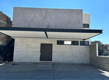 Fachada · Casa en Renta en Lago de Juriquilla