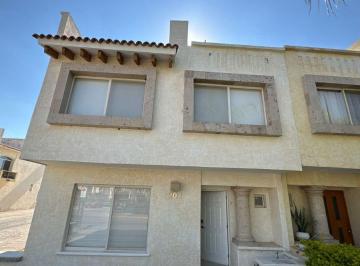 Casa en condominio de 3 habitaciones, Aguascalientes · Ram - Casa en Renta en La Rioja, ubicad en Esquina Frente a La Casa Club del Condominio