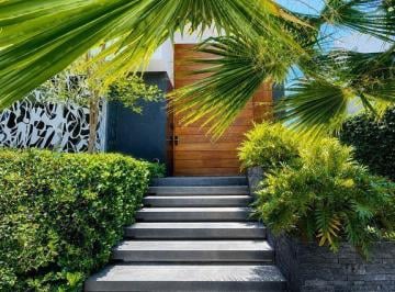 Casa en condominio · 665m² · 3 Recámaras · 9 Estacionamientos · Casa en Venta en Puerta Las Lomas