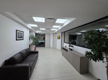 Oficina , Miguel Hidalgo · Oficina Recién Remodelada en Campos Elíseos Frente a Los Hoteles, Colonia Polanco