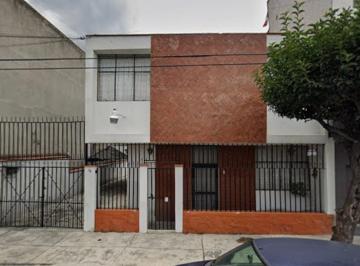 Casa de 4 habitaciones, Gustavo A. Madero · Casa en Venta en San Bartolo Atepehuacan, Gustavo A. Madero