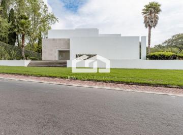 Casa de 3 habitaciones, Atizapán de Zaragoza · Casa de 1967 m² Terreno con 3 Recámaras en Venta y Renta en Hacienda de Valle Escondido