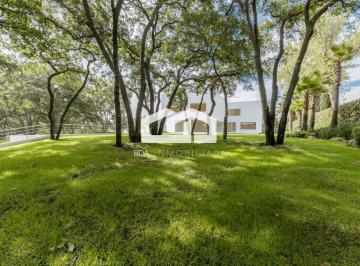 Casa de 3 habitaciones, Atizapán de Zaragoza · Casa de 1967 m² Terreno con 3 Recámaras en Venta y Renta en Hacienda de Valle Escondido