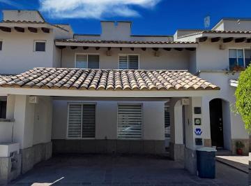 Casa · 192m² · 3 Recámaras · 2 Estacionamientos · Casa Amueblada en Renta Mayorazgo de Cortés, León, Guanajuato