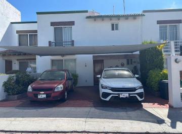 Casa · 124m² · 3 Recámaras · 2 Estacionamientos · Casa en Venta en Querétaro, Av Fray Luis de León