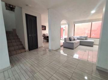 Casa de 3 habitaciones, Zapopan · Se Vende Casa en Av Moctezuma a Pocos m de Av Patria