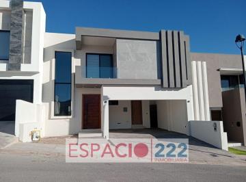 Casa de 3 habitaciones, Chihuahua · Se Renta Casa Nueva Muy Bonita y Grande en Fracc. Bosques del Valle IV $35,000