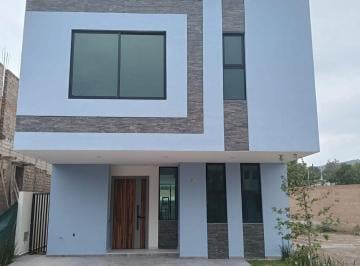 Casa en condominio de 3 habitaciones, Zapopan · Casa en Venta en Bosques Vallarta