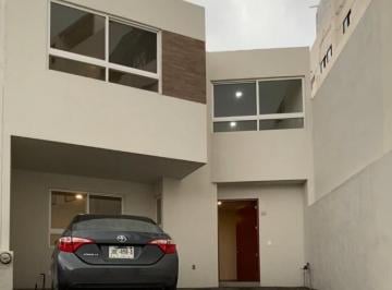 Casa · 200m² · 4 Recámaras · 2 Estacionamientos · Casa en Venta
