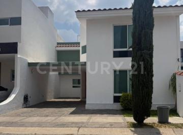 Casa · 215m² · 3 Recámaras · Casa en Venta en San Martin 9, Bosques de Santa Anita, Tlajomulco de Zúñiga