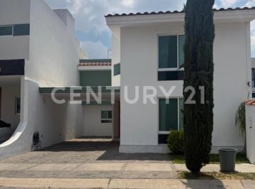 Casa · 215m² · 3 Recámaras · Casa en Venta en San Martin 9, Bosques de Santa Anita, Tlajomulco de Zúñiga
