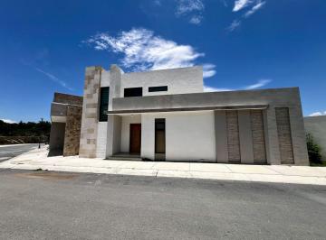 Casa · 300m² · 3 Recámaras · 2 Estacionamientos · Casa en Renta en Saltillo Coahuila Fracc. Tierra Santa