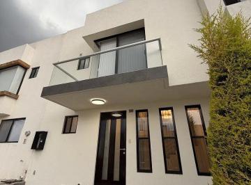 Casa en condominio de 3 habitaciones, El Marqués · Casa en Zibata Frente a Plaza Centro