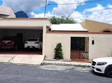 1 · Casa Para Remodelar en un Sector Muy Exclusivo.