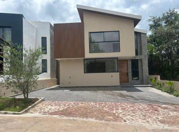 Casa de 4 habitaciones, Morelia · Estrena Amplia Casa en Encinar Altozano. Vive en Zona Rodeada de Bosque