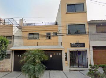 Casa de 4 habitaciones, Benito Juárez · Casa en Remate en Cda. Miguel Noreña, San José Insurgentes, Benito Juárez. Cdmx.