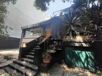 Casa · 408m² · 10 Recámaras · 4 Estacionamientos · Oficinas y Foro en Renta, Av Coyoacan, con Uso de Suelo