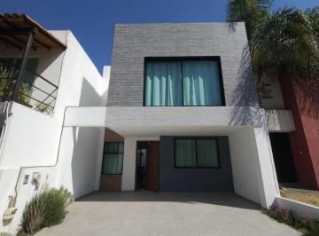 Casa en condominio de 3 habitaciones, Puebla · Casa en Condominio con 210 m² en Venta en Lomas del Valle