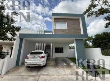 Casa en condominio · 200m² · 3 Recámaras · 2 Estacionamientos · Casa en Condominio en Conkal