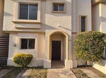 Casa en condominio de 3 habitaciones, Tlajomulco de Zúñiga · Casa en Renta 3 Recámaras Villa California