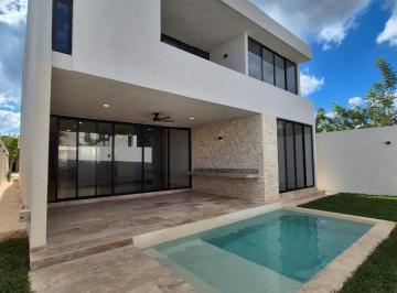 Casa · 420m² · 4 Recámaras · 4 Estacionamientos · Casa Nueva en Norte Mérida, Entrega Inmediata