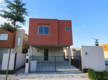 Casa de 2 habitaciones, García · Casa de 3 Recamaras, en Esquina con Terreno Excedente, Frente Al Parque
