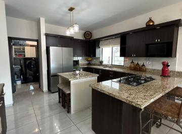 Casa de 4 habitaciones, Saltillo · Hermosa Casa de 3 Pisos en Torrealta Residencial Al Norte de Saltillo