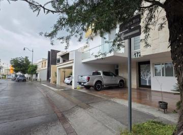Casa de 3 habitaciones, León · Casa en Renta Punta del Este