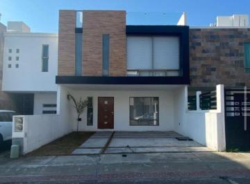 Casa de 3 habitaciones, Pachuca · Casa Familiar en Renta Dentro de Terranova Residencial, Pachuca