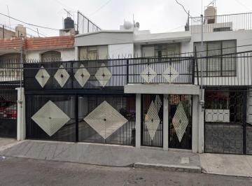 Casa de 4 habitaciones, Coyoacán · Venta de Casa en Coyoacan, Prado Churubusco