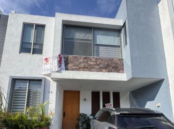 Casa en condominio de 3 habitaciones, Zapopan · Casa en Renta en Solares