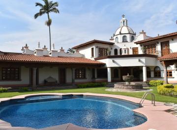 Casa · 680m² · 4 Recámaras · 6 Estacionamientos · Casa en Sumiya Residencial