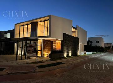 Casa · 351m² · 3 Recámaras · 4 Estacionamientos · Casa en Venta en Residencial Lagos del Sol
