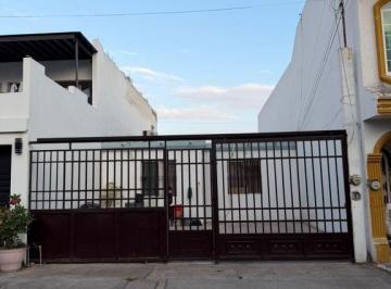 Casa en condominio · 50m² · 2 Recámaras · 2 Estacionamientos · Casa en Venta en Fracc. Paseo de Los Arcos, Culiacan, Sinaloa