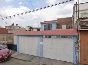 Casa de 4 habitaciones, Coacalco de Berriozábal · Oportunidad de Recuperación: Casa en Clavelinas Villa de Las Flores Muy por Debajo del Valor! Gab*