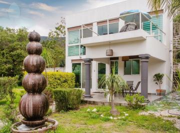 Casa · 100m² · 2 Recámaras · 2 Estacionamientos · Casa en Tepoztlán
