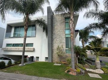 Casa en condominio · 530m² · 6 Recámaras · 6 Estacionamientos · Casa en Renta Amueblada, Villa Verona, San Juan de Ocotán, Zapopan