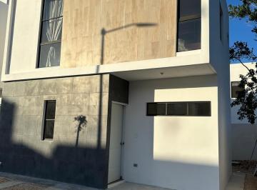 Casa · 2 Recámaras · 2 Estacionamientos · Casa en Renta